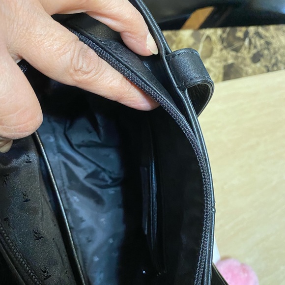 Kenneth Cole New York  black purse - Picture 4 of 4
